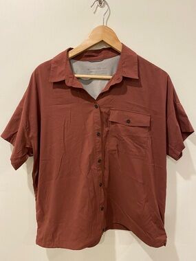 Eddie Bauer activewear button down
